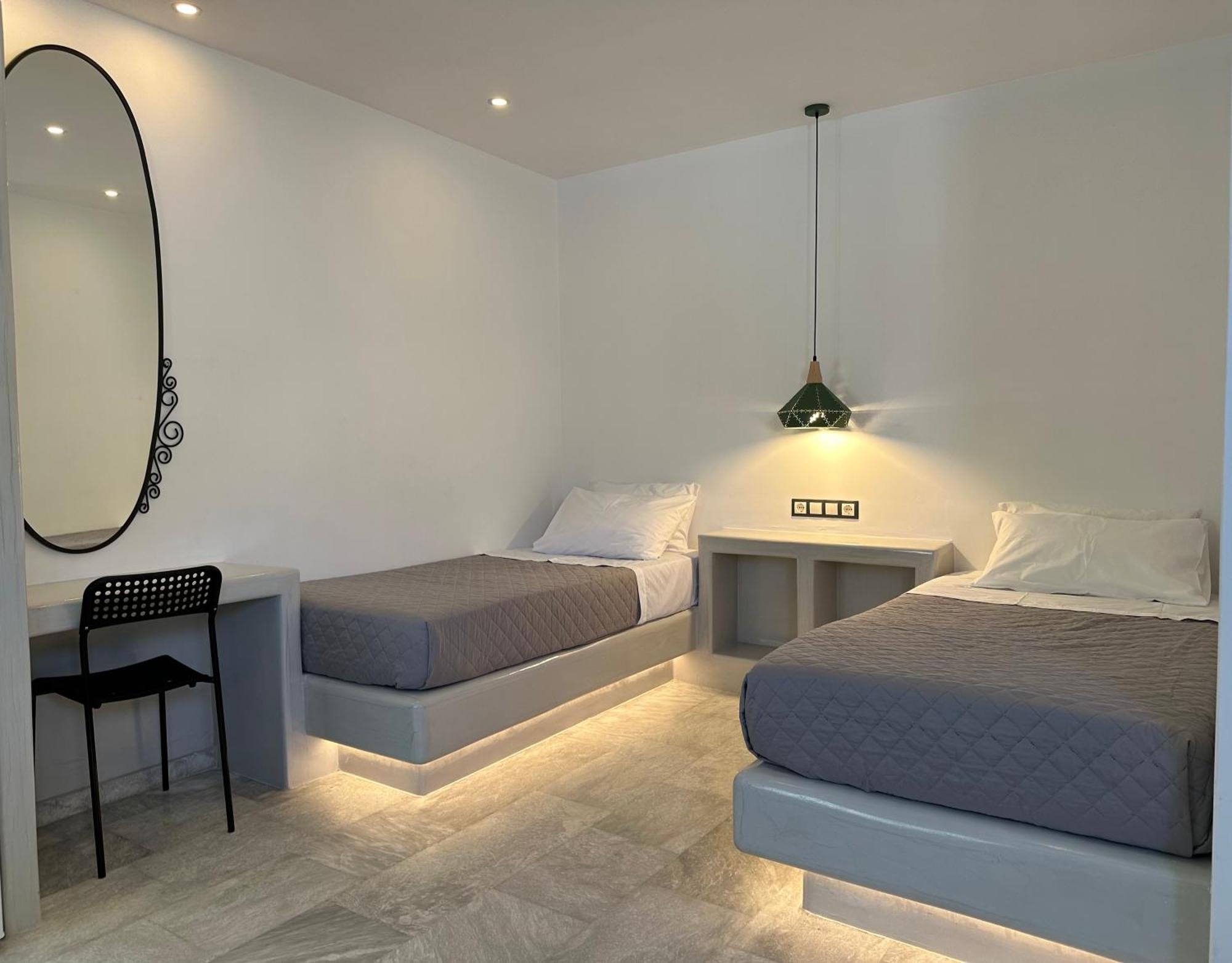 Aphrodite Hotel & Apartments Chora  Exterior photo