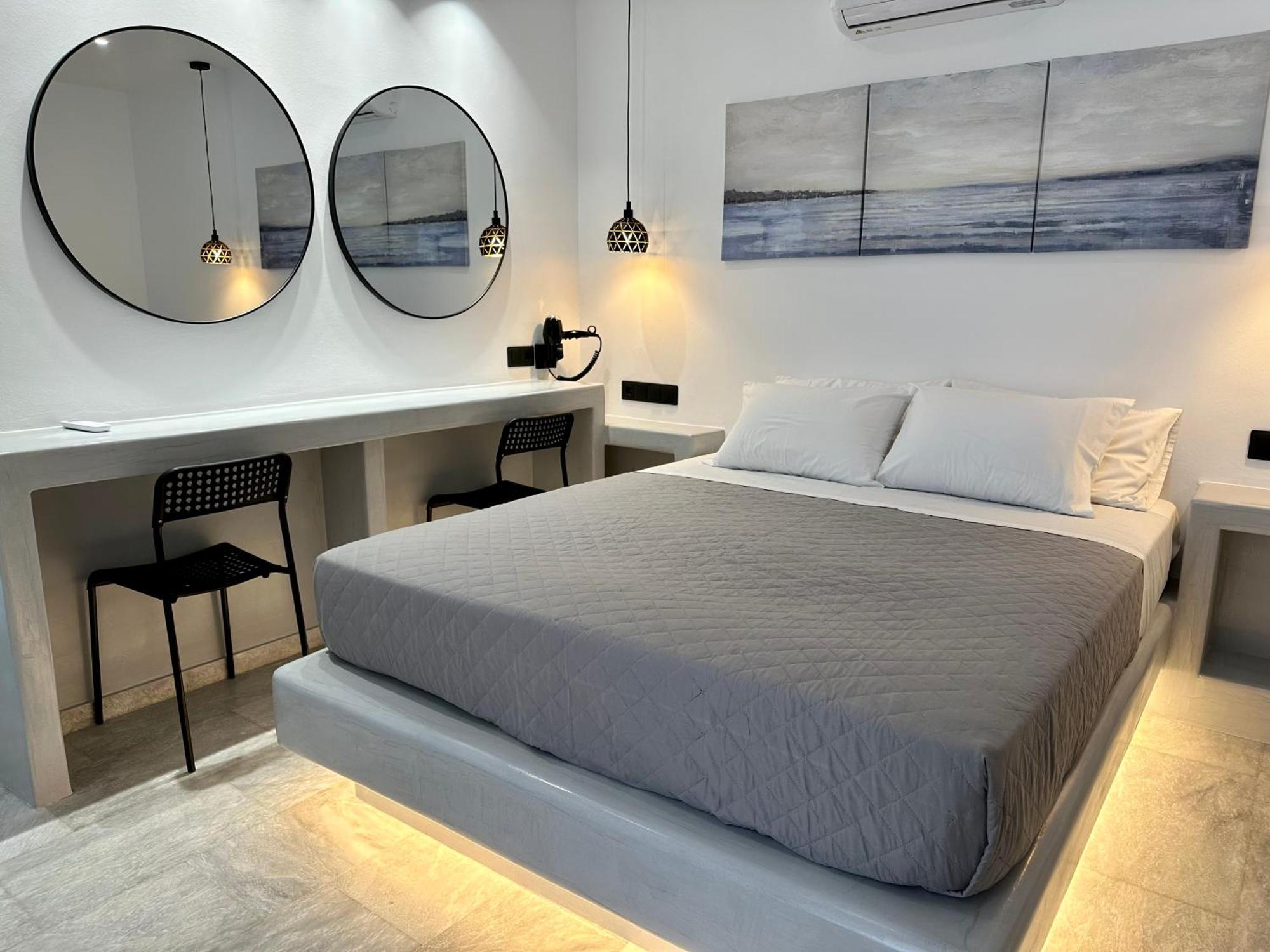 Aphrodite Hotel & Apartments Chora  Exterior photo