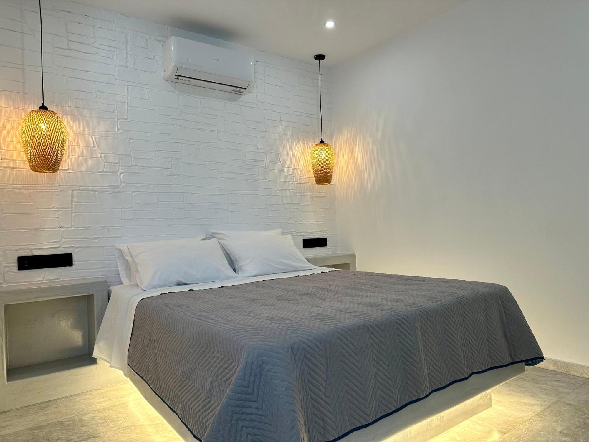 Aphrodite Hotel & Apartments Chora  Exterior photo