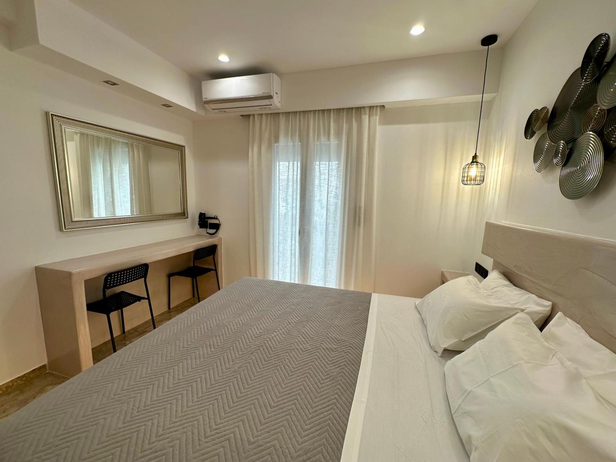 Aphrodite Hotel & Apartments Chora  Exterior photo